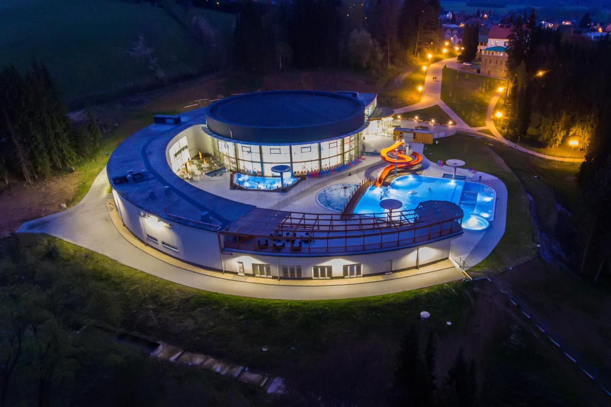 Vila Max - Whirlpool & Bazen & Sauna Велке Лосины Экстерьер фото